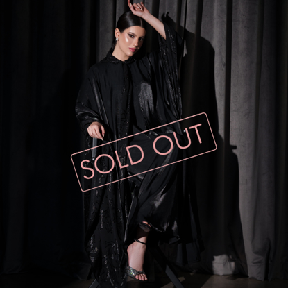 صورة  بشت حرير مزين بقماش الجاكار