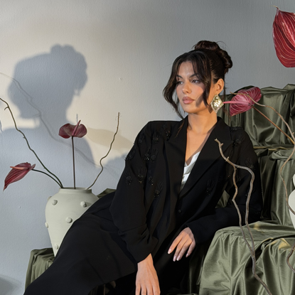 صورة عباية مناسبات بشك بارز