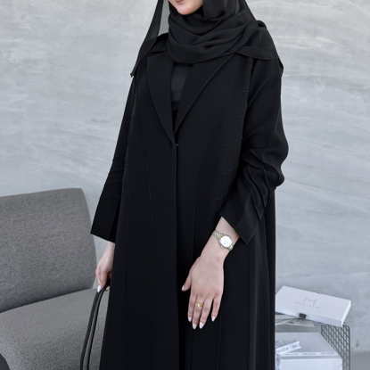 صورة  بليزر بخياطات مائلة