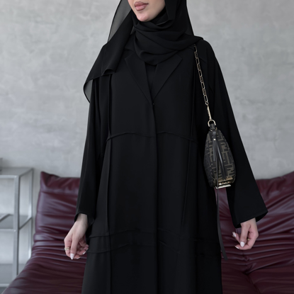 صورة بليزر واسع بخياطات ظاهرة